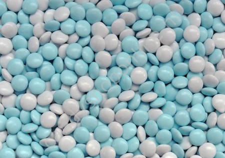 Chocolade mini smarties blauw/wit